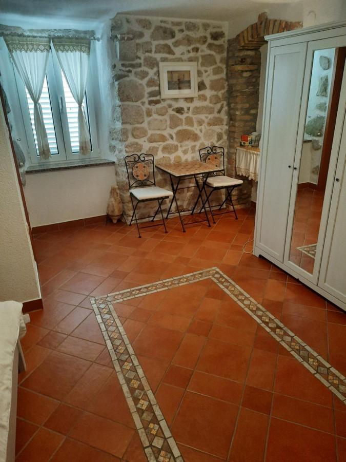Room Ivana Rab Town Buitenkant foto
