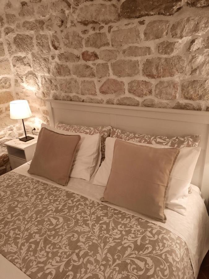 Room Ivana Rab Town Buitenkant foto